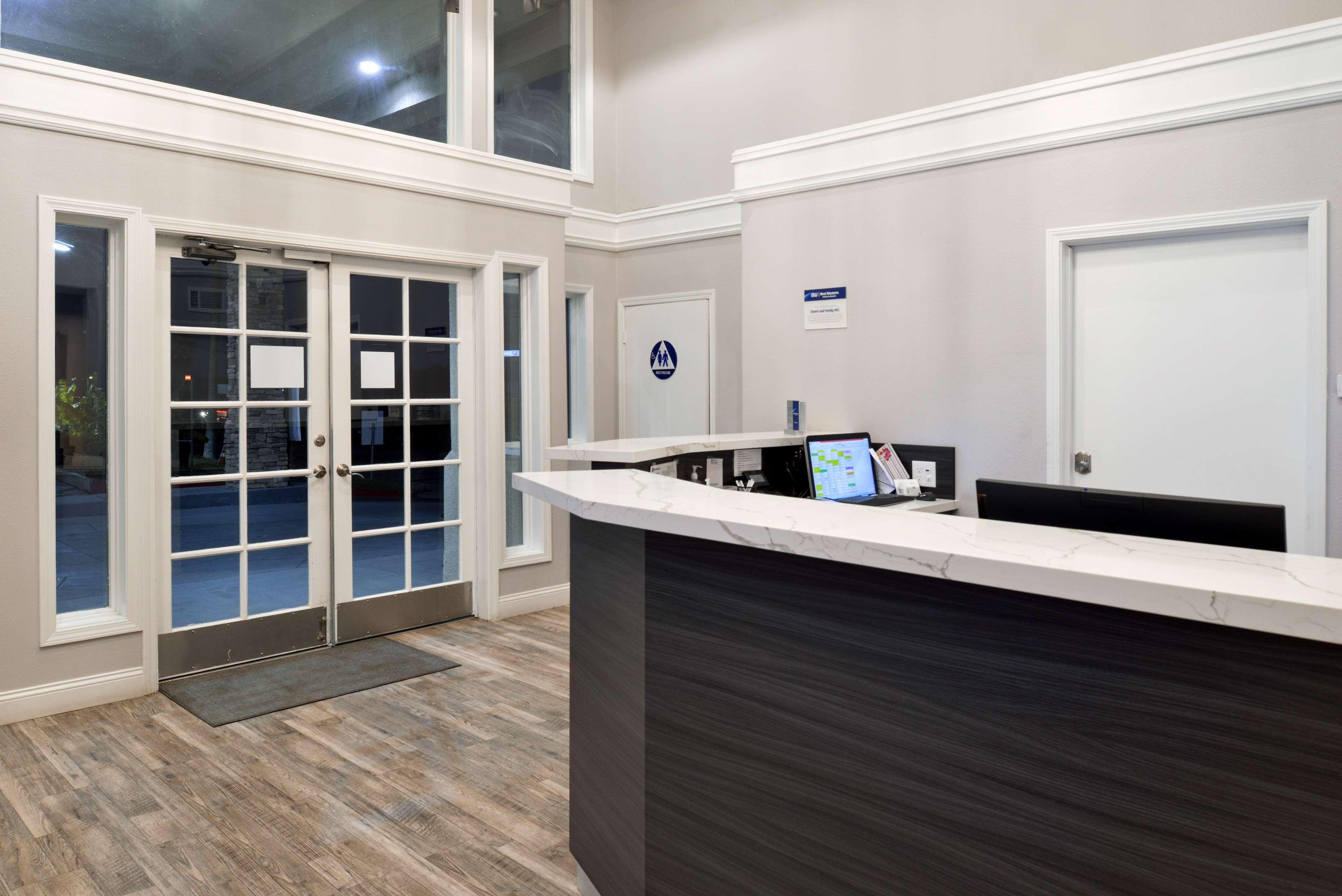 Best Western Kettleman City Inn & Suites Екстериор снимка