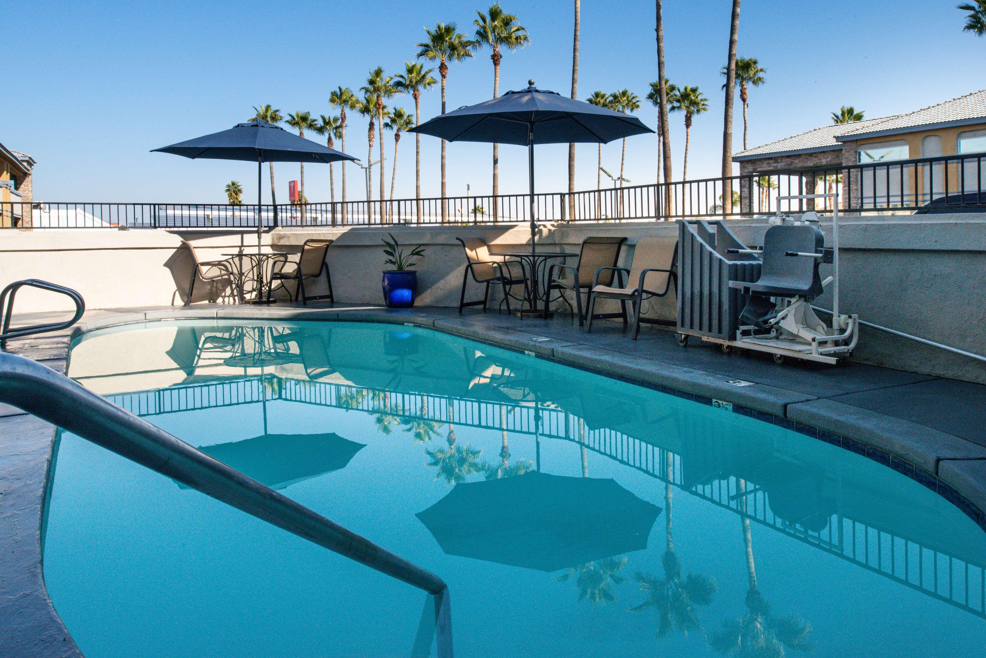 Best Western Kettleman City Inn & Suites Екстериор снимка