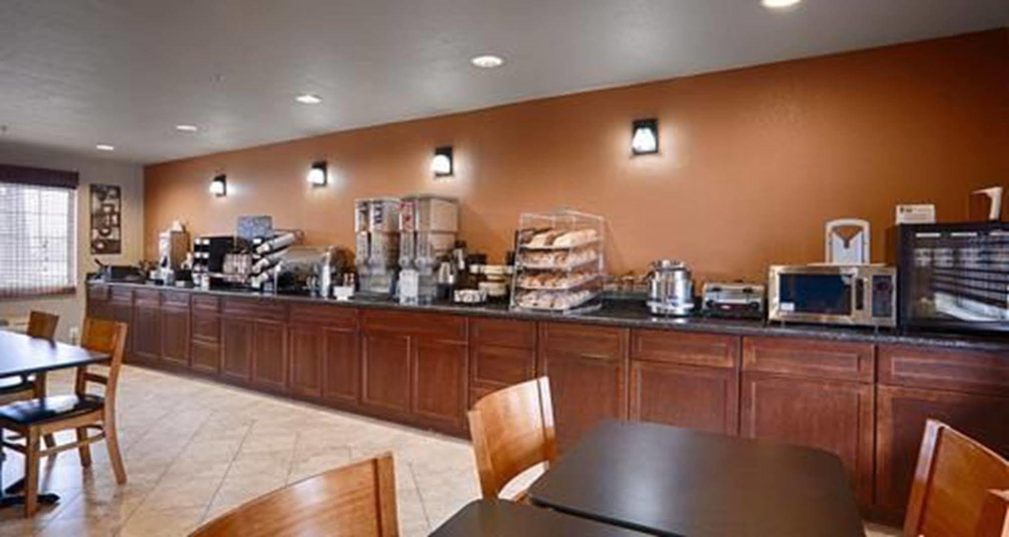 Best Western Kettleman City Inn & Suites Екстериор снимка